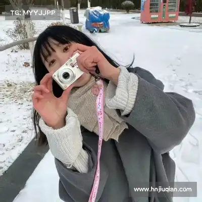 薄霜凤